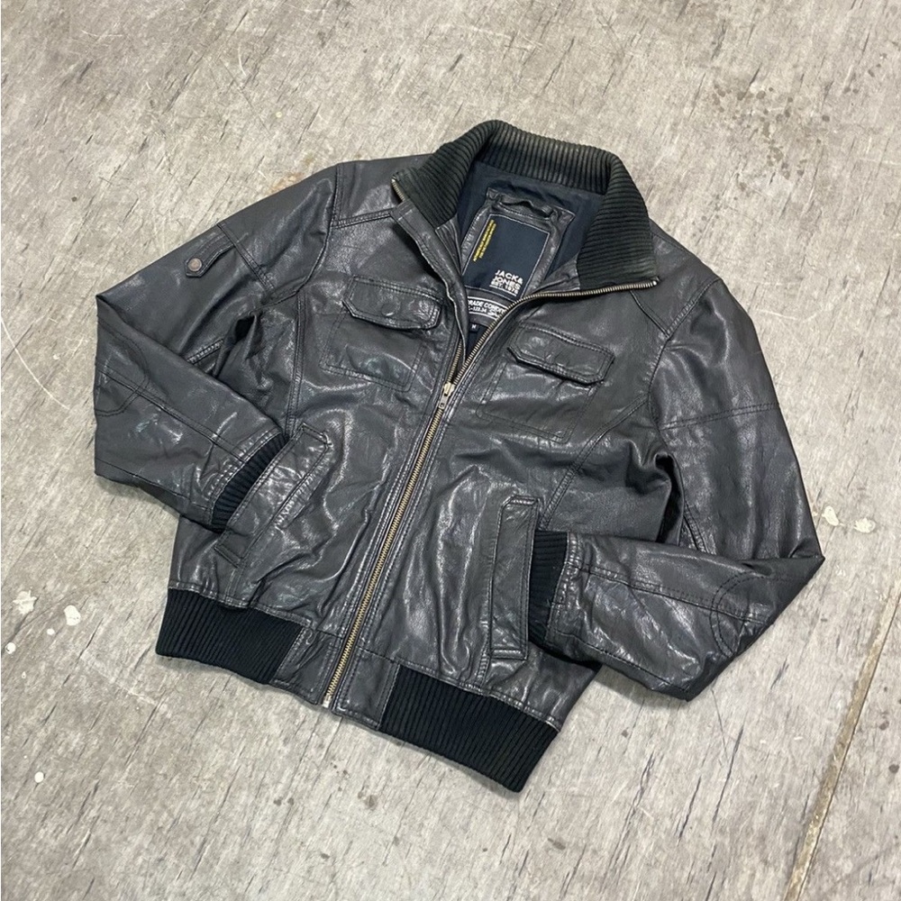 Vintage Black Leather Bomber-Style Jacket